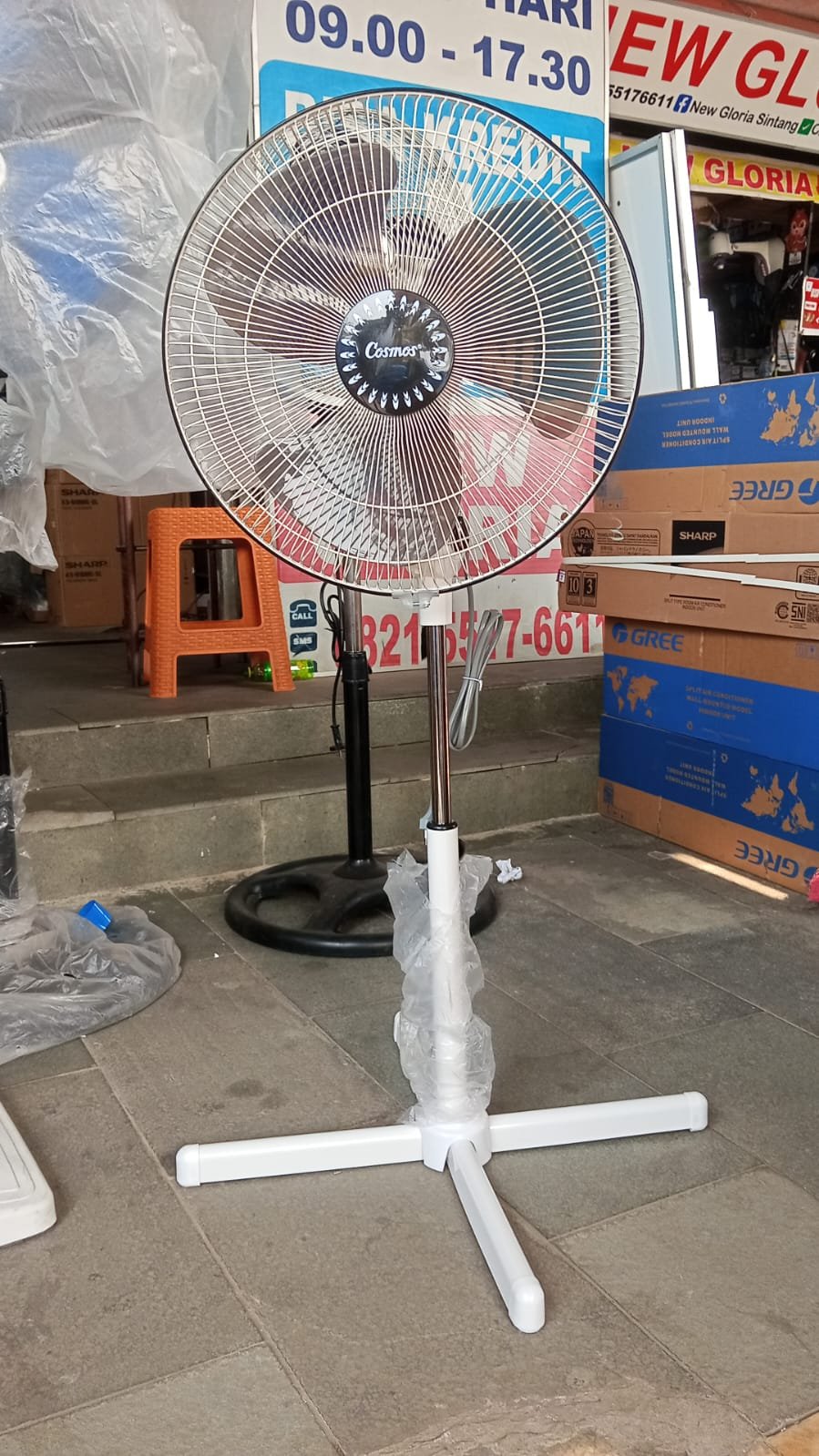 STAND FAN COSMOS 16-XDC PUTIH